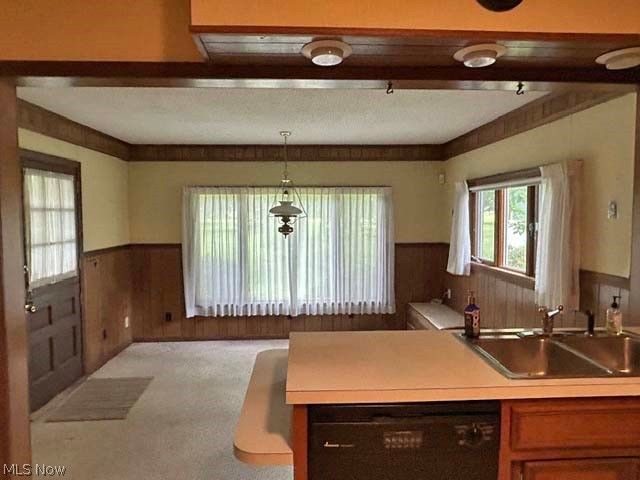 708 Fairwood Road, New Franklin, OH 44319