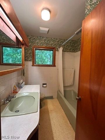 708 Fairwood Road, New Franklin, OH 44319