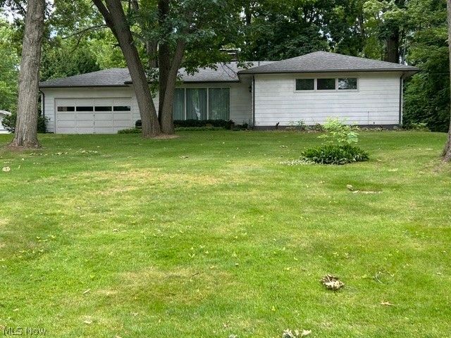 708 Fairwood Road, New Franklin, OH 44319