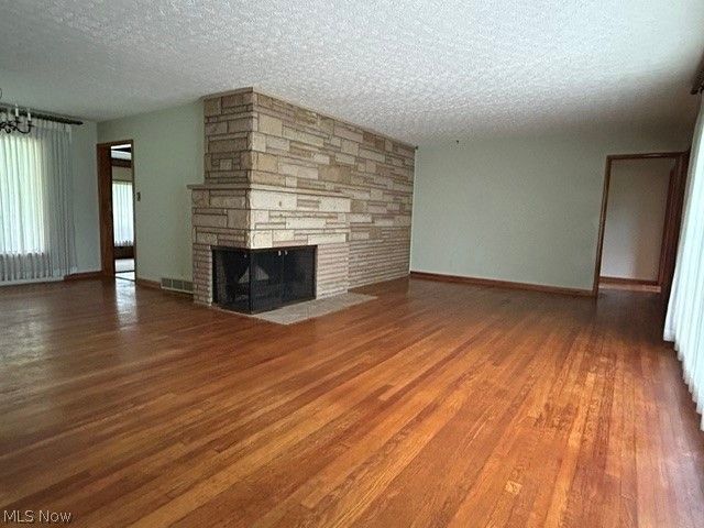 708 Fairwood Road, New Franklin, OH 44319