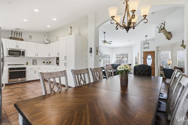 7004 Rhone Drive, Bakersfield, CA 93308