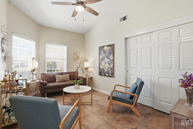 7004 Rhone Drive, Bakersfield, CA 93308