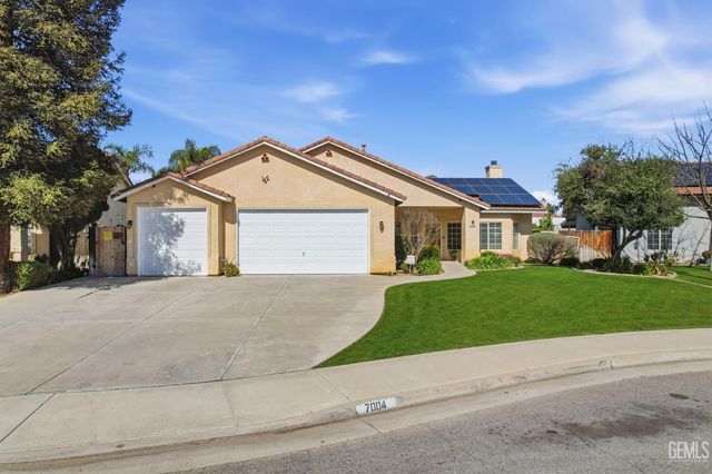 7004 Rhone Drive, Bakersfield, CA 93308