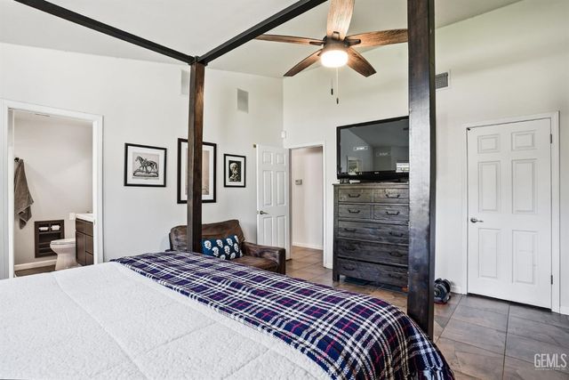 7004 Rhone Drive, Bakersfield, CA 93308