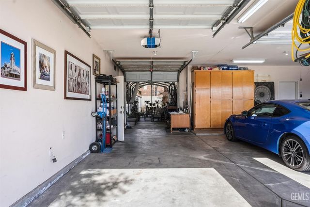 7004 Rhone Drive, Bakersfield, CA 93308