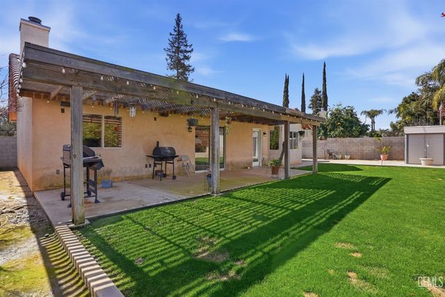 7004 Rhone Drive, Bakersfield, CA 93308