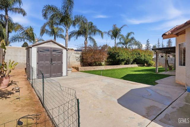7004 Rhone Drive, Bakersfield, CA 93308