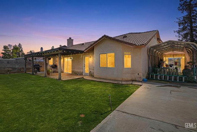 7004 Rhone Drive, Bakersfield, CA 93308