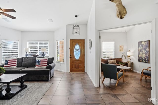 7004 Rhone Drive, Bakersfield, CA 93308