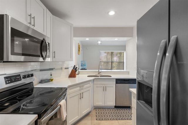 14733 NORWOOD OAKS DRIVE 201, Tampa, FL 33613