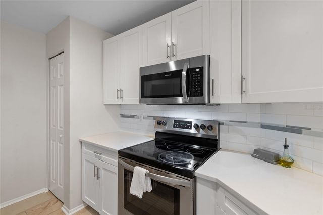 14733 NORWOOD OAKS DRIVE 201, Tampa, FL 33613