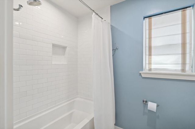 8019 Skyline Drive, Houston, TX 77063