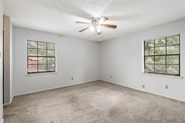 121 Elmwood Street, Huntsville, TX 77320
