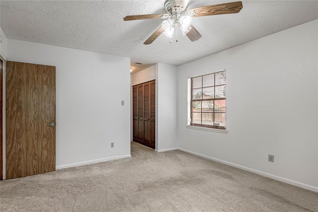 121 Elmwood Street, Huntsville, TX 77320