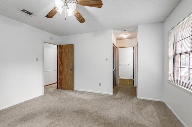 121 Elmwood Street, Huntsville, TX 77320