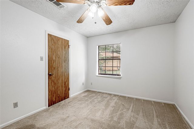 121 Elmwood Street, Huntsville, TX 77320