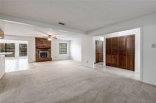 121 Elmwood Street, Huntsville, TX 77320