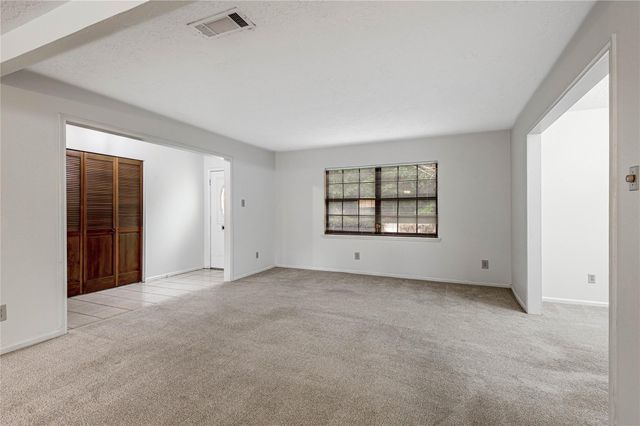 121 Elmwood Street, Huntsville, TX 77320