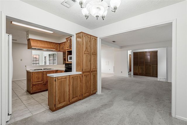 121 Elmwood Street, Huntsville, TX 77320