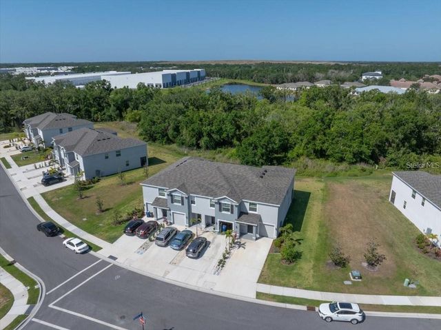 1926 PLEASANT MAPLE COURT, Bradenton, FL 34211