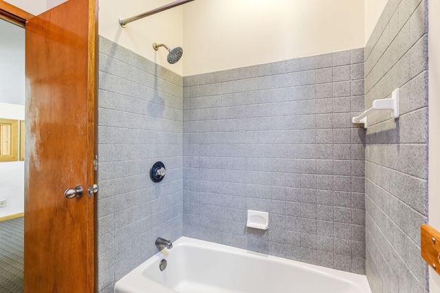 760 1st Avenue NW, New Brighton, MN 55112