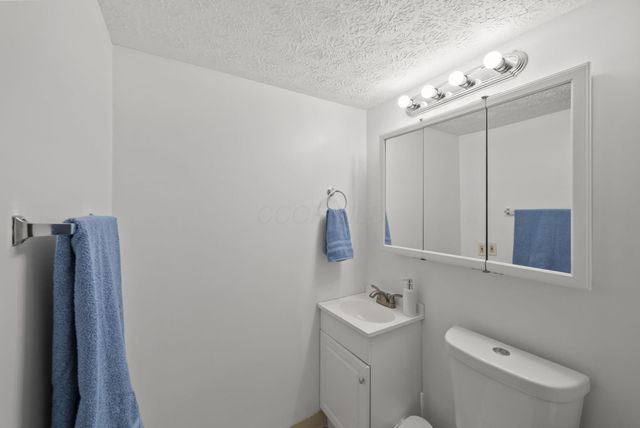 2086 Stargrass Avenue, Grove City, OH 43123