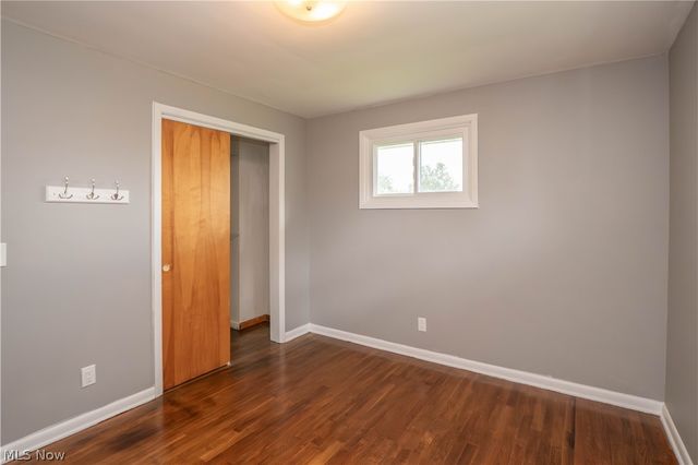 4544 Lakeknoll Street, Louisville, OH 44641
