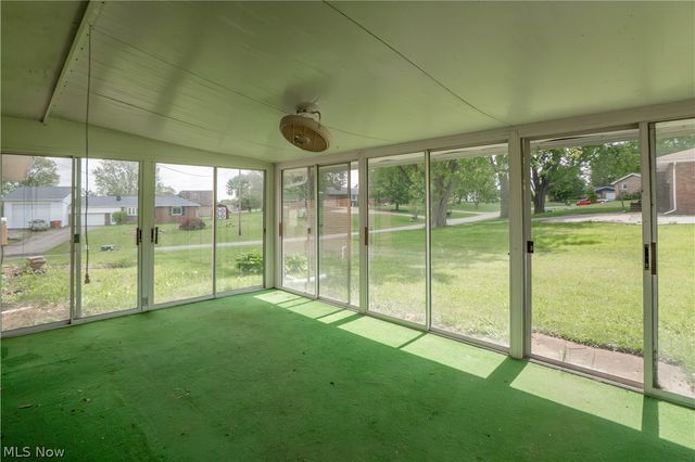 4544 Lakeknoll Street, Louisville, OH 44641