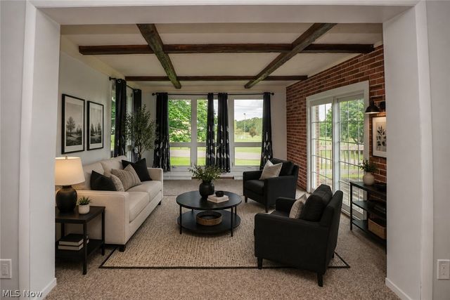 4544 Lakeknoll Street, Louisville, OH 44641