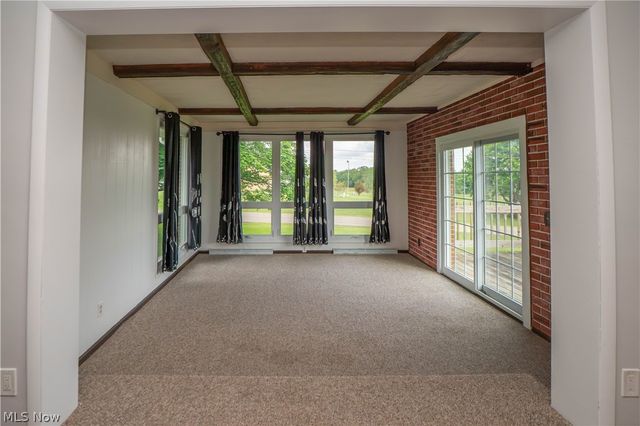 4544 Lakeknoll Street, Louisville, OH 44641