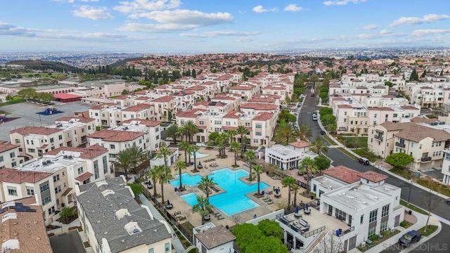 5223 Surfwalk 111, San Diego, CA 92154