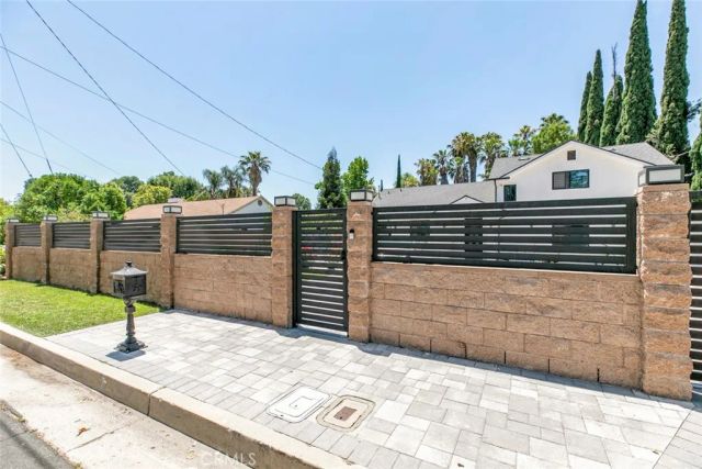 17800 Raymer Street, Sherwood Forest, CA 91325