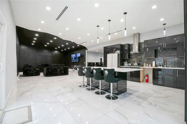 17800 Raymer Street, Sherwood Forest, CA 91325