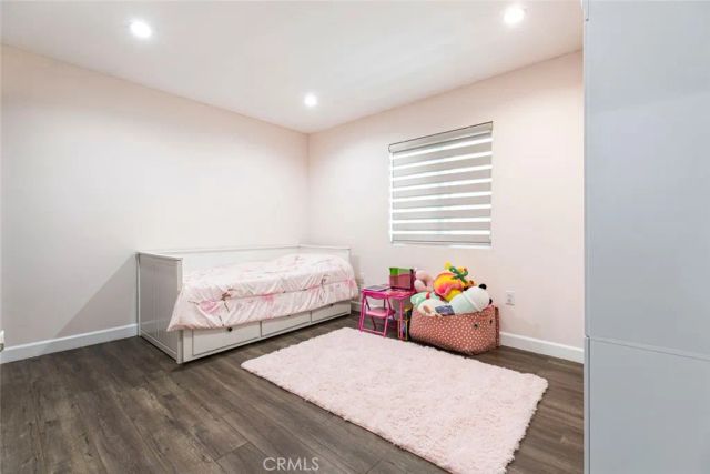 17800 Raymer Street, Sherwood Forest, CA 91325