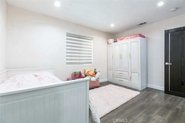 17800 Raymer Street, Sherwood Forest, CA 91325