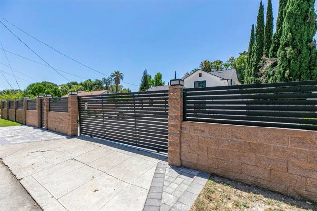 17800 Raymer Street, Sherwood Forest, CA 91325