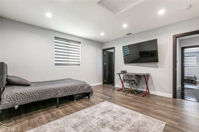 17800 Raymer Street, Sherwood Forest, CA 91325