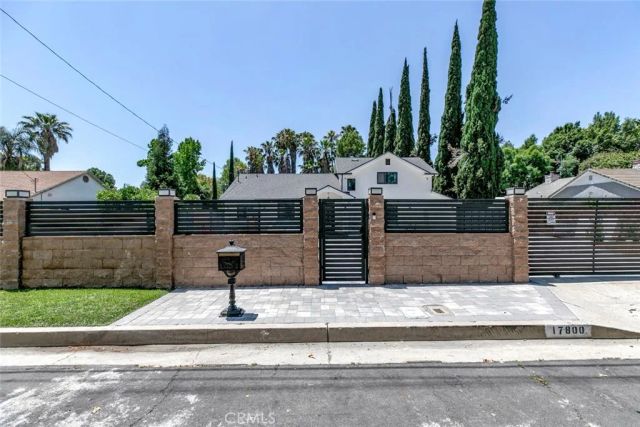 17800 Raymer Street, Sherwood Forest, CA 91325