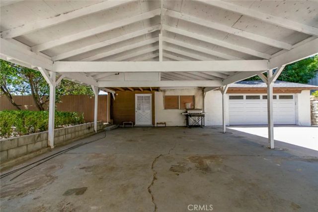 17800 Raymer Street, Sherwood Forest, CA 91325