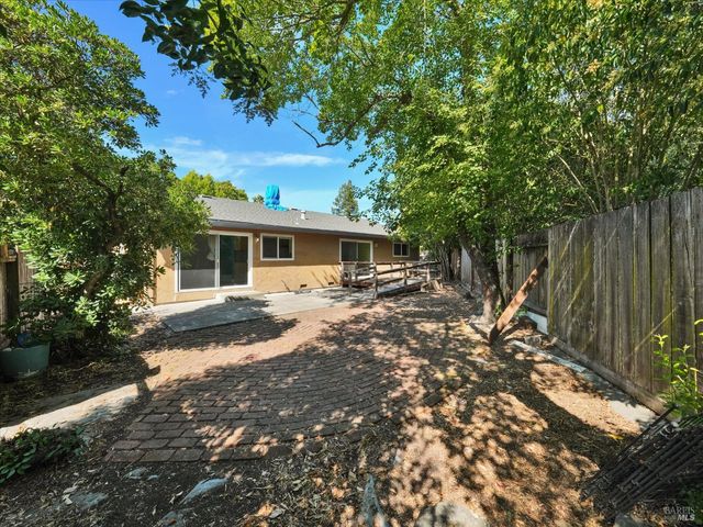 4068 Siskiyou Ave, Santa Rosa, CA 95405