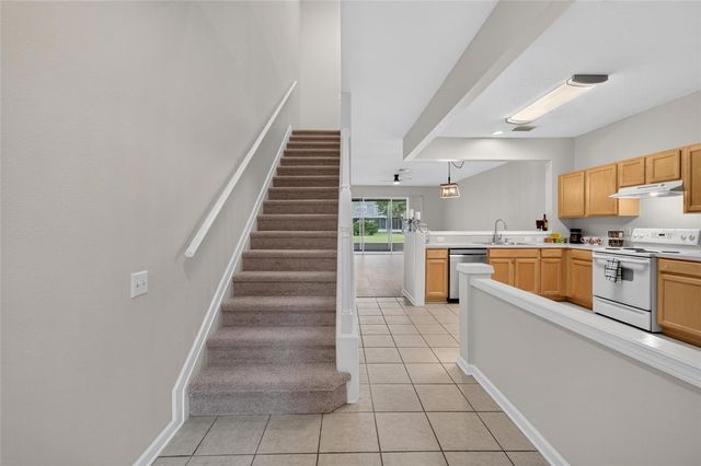 1019 VISTA CAY COURT, Brandon, FL 33511