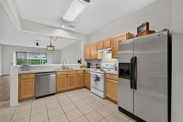 1019 VISTA CAY COURT, Brandon, FL 33511