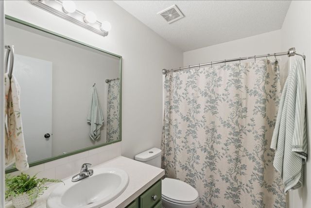 8221 W Thurman St, Wichita, KS 67212