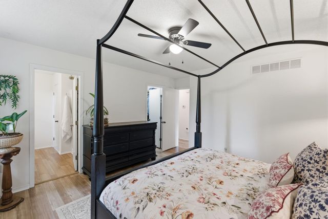 8221 W Thurman St, Wichita, KS 67212