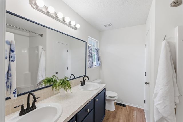 8221 W Thurman St, Wichita, KS 67212