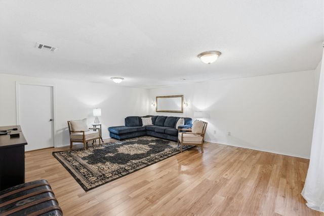8221 W Thurman St, Wichita, KS 67212