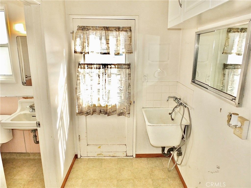 Image 17 of property listing at 15845 Sharonhill Drive, Whittier, CA 90604