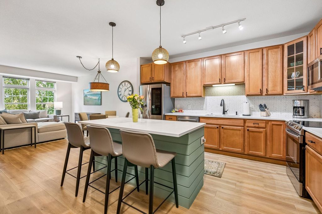 7100 Metro Boulevard 415, Edina, MN 55439 — exterior
