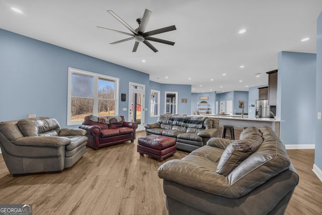 249 Hunters Creek Trail, Toccoa, GA 30577