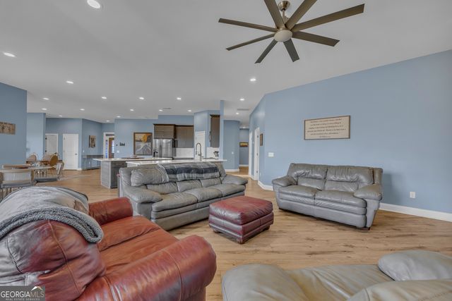 249 Hunters Creek Trail, Toccoa, GA 30577